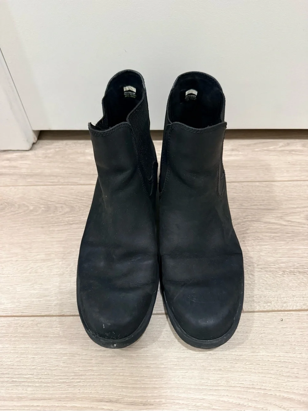 Women’s Black Chelsea Boots - Sleek Slip-On Style